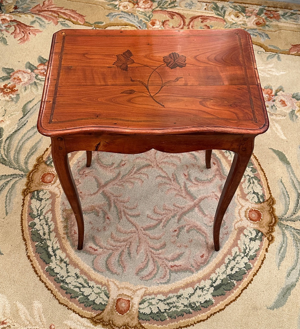 Petite Table Volante En Marqueterie d'Epoque Louis XV Vers 1750