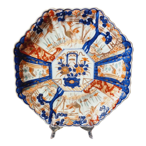 Large dish with cut sides imari XIX th.