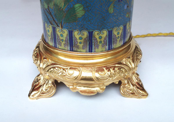 Coppia di lampade a rullo in smalto cloisonné e bronzo dorato, circa 1900 - LS3566931