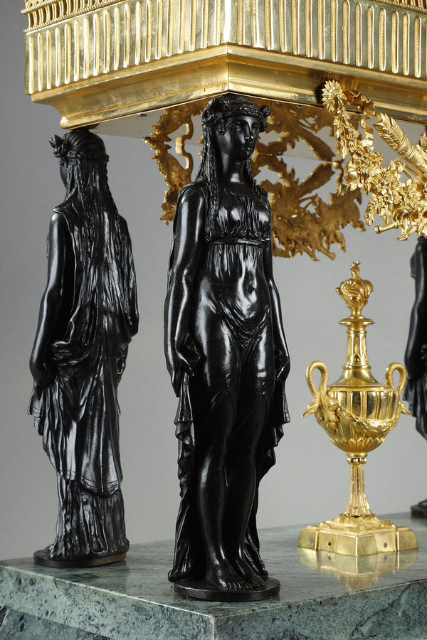  Bronze and sea-green marble table planter with caryatids, Empire style, 19th century