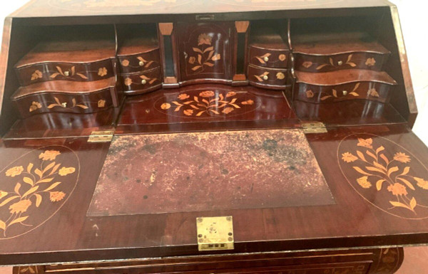 Scriban Commode In Dutch Marquetry XVIII Century