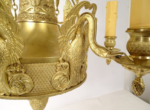 Lampadario impero a 6 luci in bronzo dorato Renommée Victoire Ailée Cygnes XIX secolo