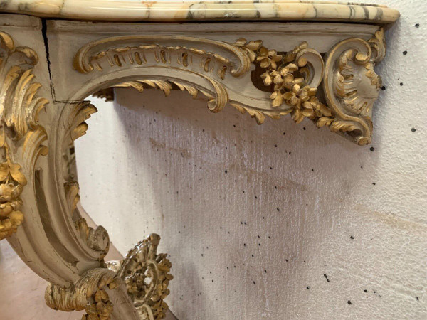 Console Sculptée De Style Louis XV En Bois Peint Et Doré XX Siècle