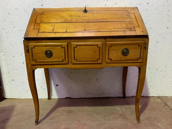 Louis XV Style Slope Desk In Solid Cherry XIX Century