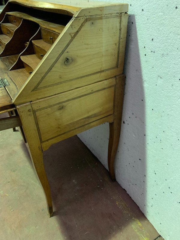 Louis XV Style Slope Desk In Solid Cherry XIX Century