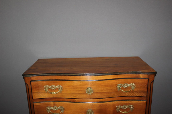 Louis XV Grenoble curved chest of drawers in walnut XVIII