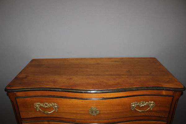 Louis XV Grenoble curved chest of drawers in walnut XVIII