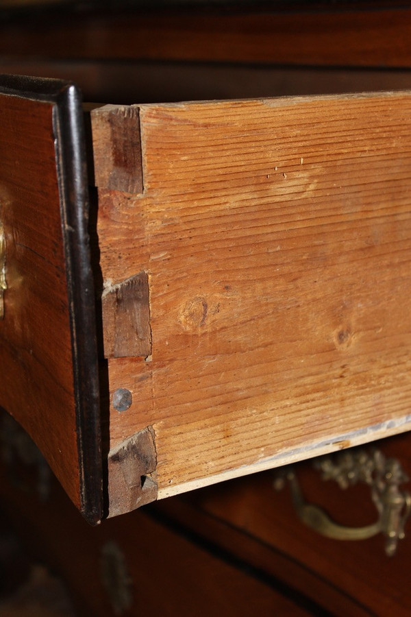 Louis XV Grenoble curved chest of drawers in walnut XVIII