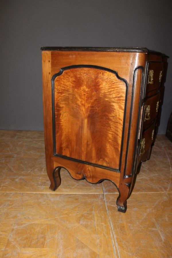 Louis XV Grenoble curved chest of drawers in walnut XVIII