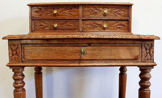 Rare small stepped children's desk in solid oak - late 19th century