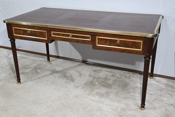 Mahogany flat desk, Louis XVI style - 1st Part of the XIXth century