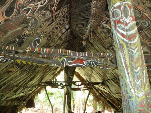 Painted bark, tribal art, oceanic art, Oceania, traditional painting, drawings, Papua New Guinea