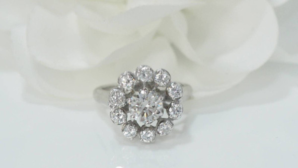 Bague Marguerite En Or Blanc Et Diamants