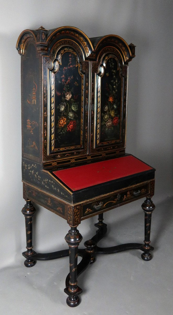 Black lacquer cabinet with floral design