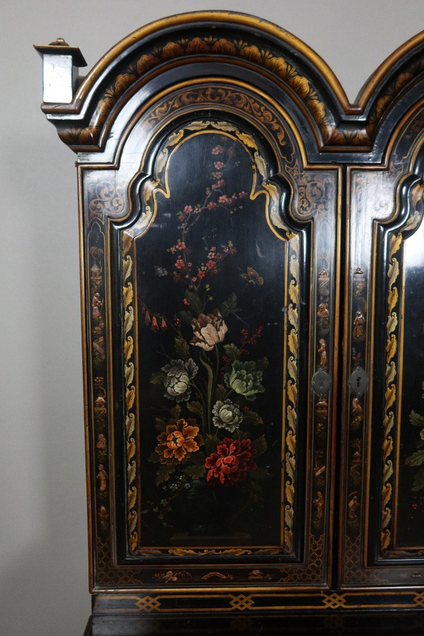 Black lacquer cabinet with floral design