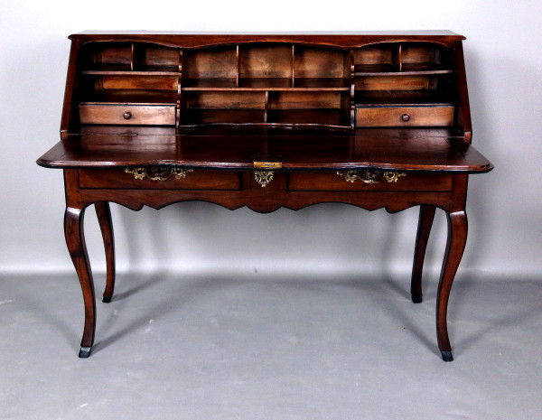 Donkey's Back Desk In 18th Century Walnut