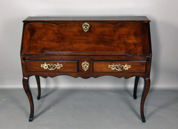 Donkey's Back Desk In 18th Century Walnut