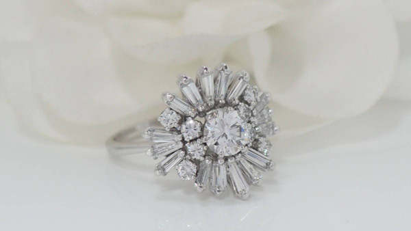 Vintage Ring In White Gold And Diamonds