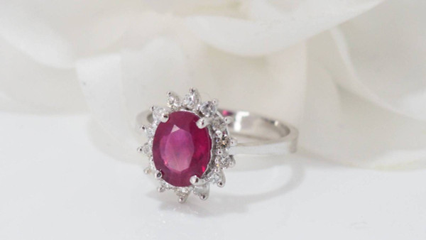 Marguerite Ring In White Gold, Oval Ruby And Diamonds