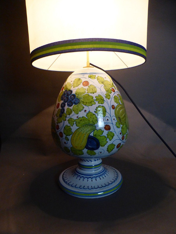 Lampe en faïence XXe siècle