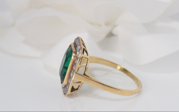 Pompadour Ring In Yellow Gold, Green Stone And Diamonds