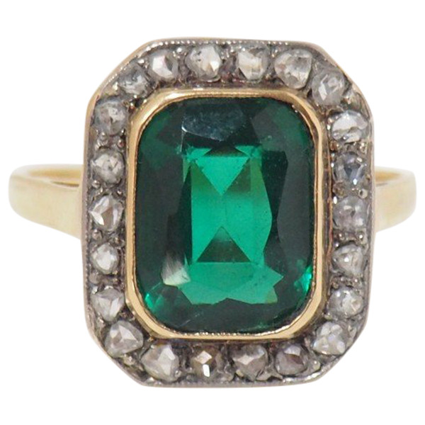 Pompadour Ring In Yellow Gold, Green Stone And Diamonds