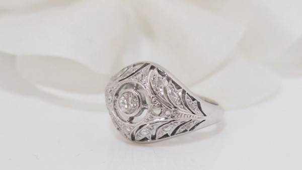 Dome Ring In White Gold And Platinum Set With Roses