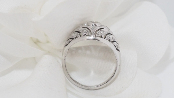 Dome Ring In White Gold And Platinum Set With Roses