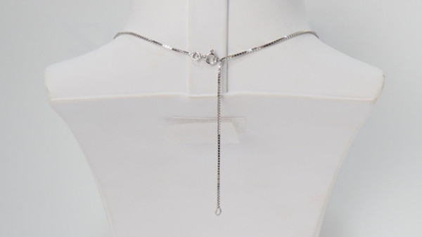 Collier Pendentif En Or Blanc, Saphir Et Diamants