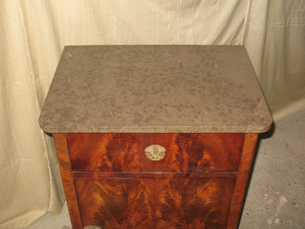 Petite commode secrétaire en acajou flammé époque Restauration 19ème 