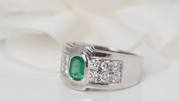 White Gold, Emerald And Diamond Ring