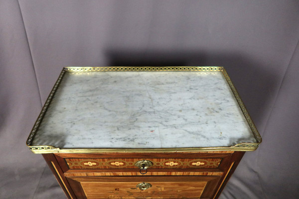 Petite Commode Style Louis XVI