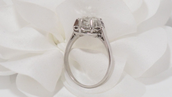 Antique Solitaire Ring In Platinum And Diamond