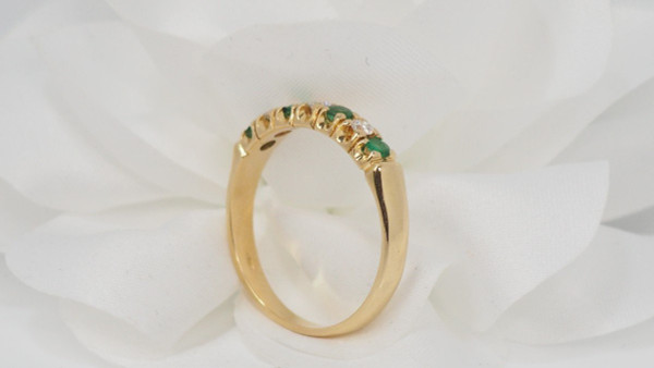 Demi Alliance Ring In Yellow Gold, Diamonds And Emeralds