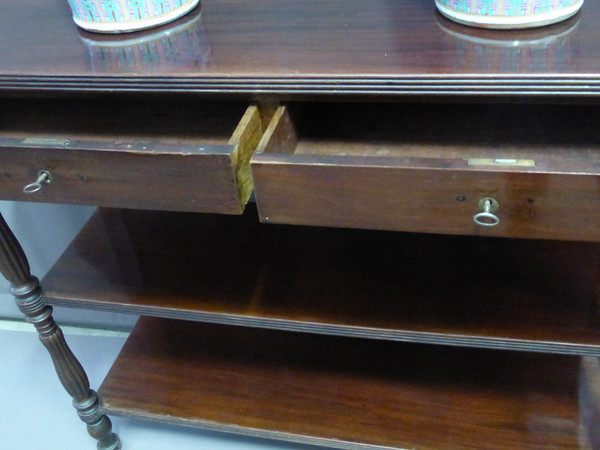 Console Louis-Philippe