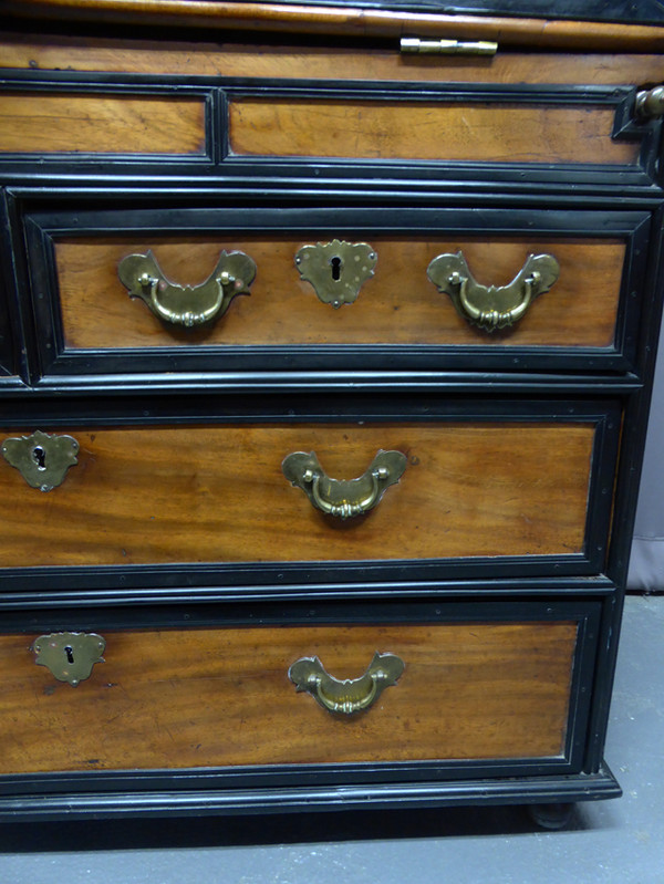 Office chest of drawers