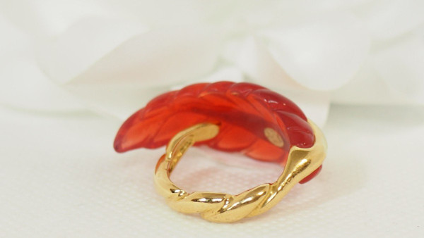 Yellow Gold And Resin Leaf Ring