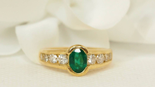 Ring In Yellow Gold, Oval Emerald And Diamonds