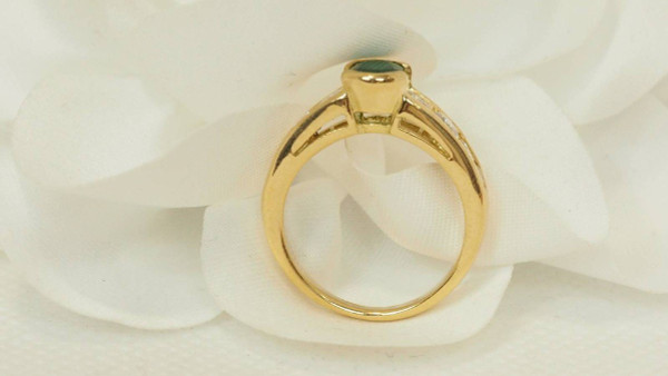 Ring In Yellow Gold, Oval Emerald And Diamonds