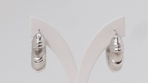 Hoop Earrings In White Gold