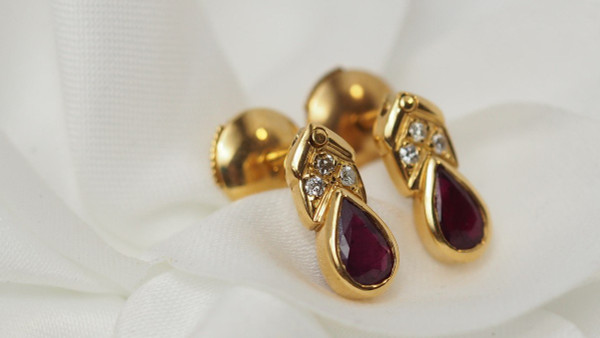 Earrings In Yellow Gold, Rubies And Diamonds