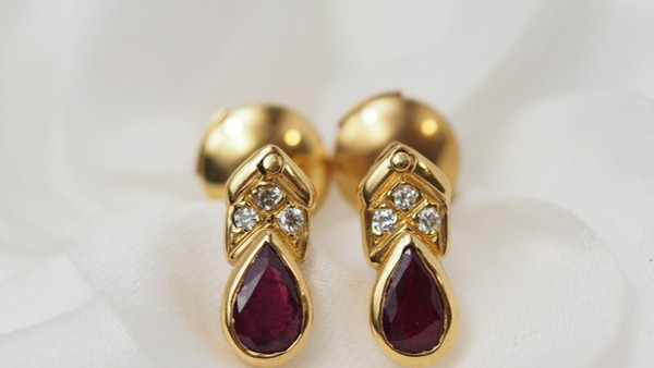 Earrings In Yellow Gold, Rubies And Diamonds