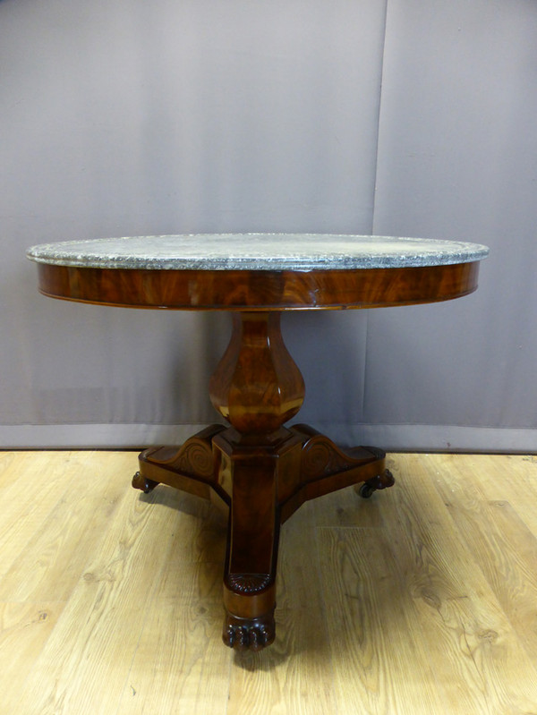 Restoration period pedestal table