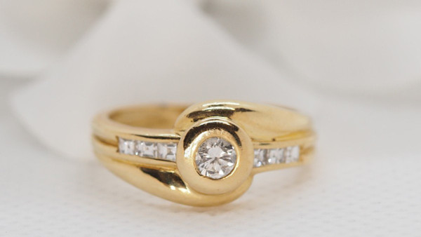 Bague En Or Jaune Et Diamants