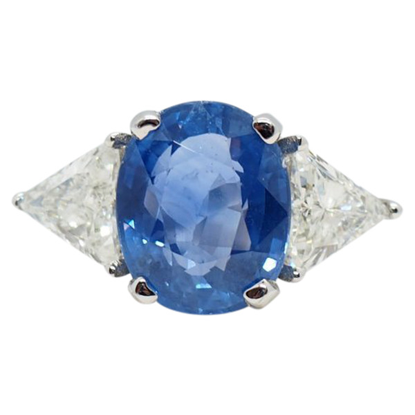 Ring Set With A Ceylon Sapphire