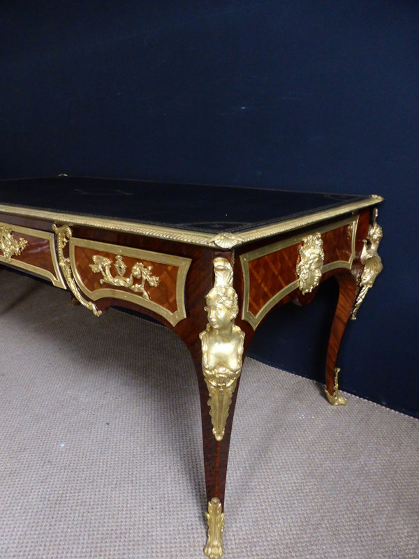 Les Espagnolettes Louis XV style desk