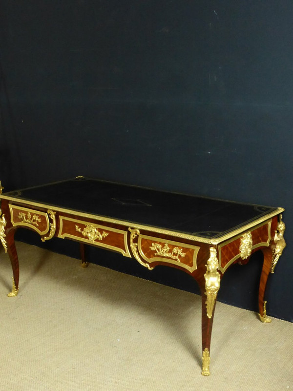 Les Espagnolettes Louis XV style desk