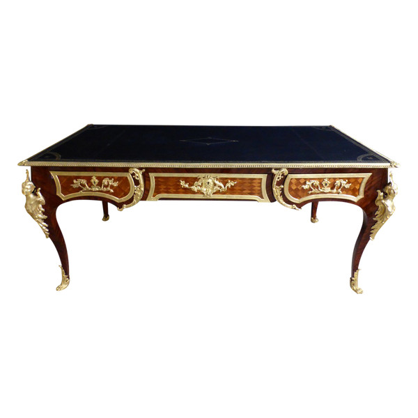 Les Espagnolettes Louis XV style desk