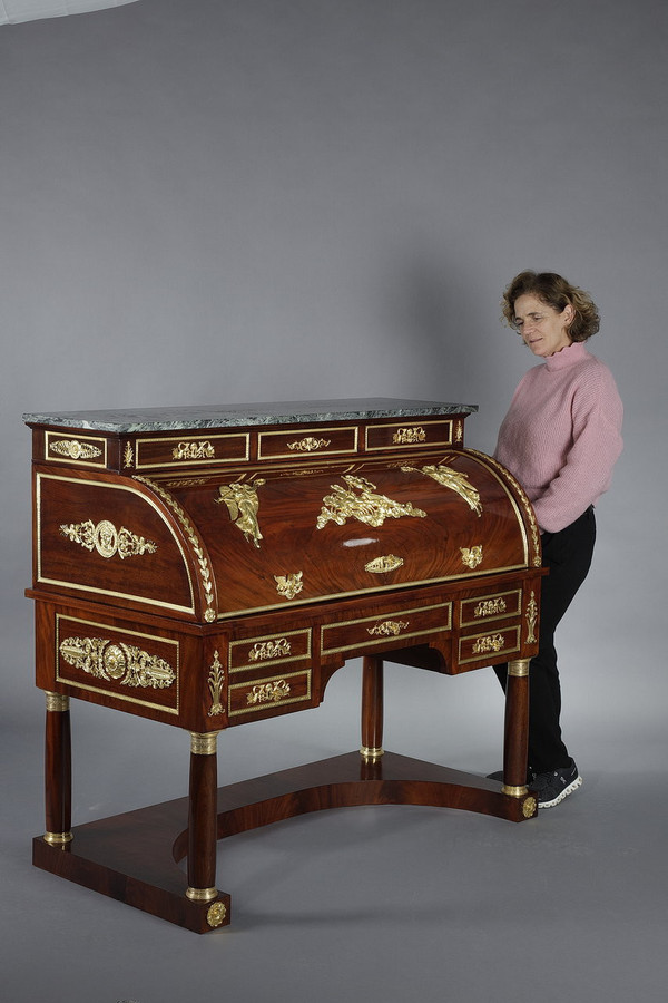 Cylinder desk, mahogany and bronzes with winged victory motifs, Empire style, 19th century