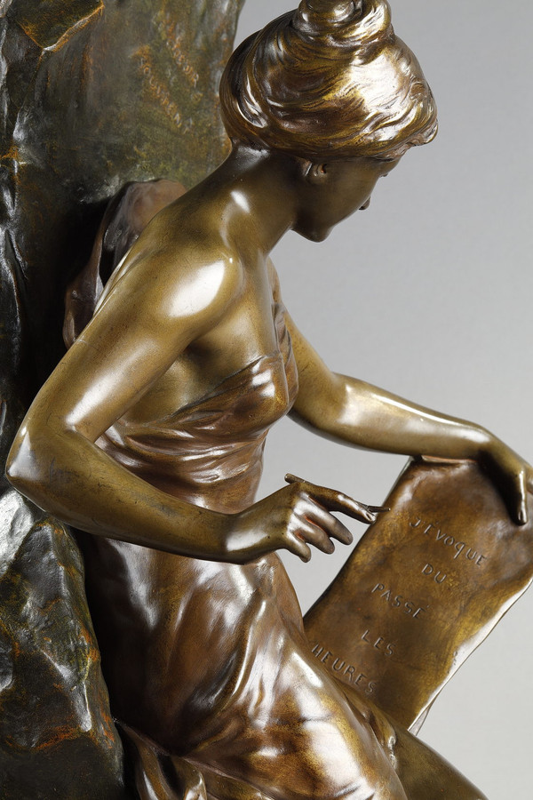 "Memoria" sculpture in patinated bronze, signed Emile Louis Picault, late 19th century